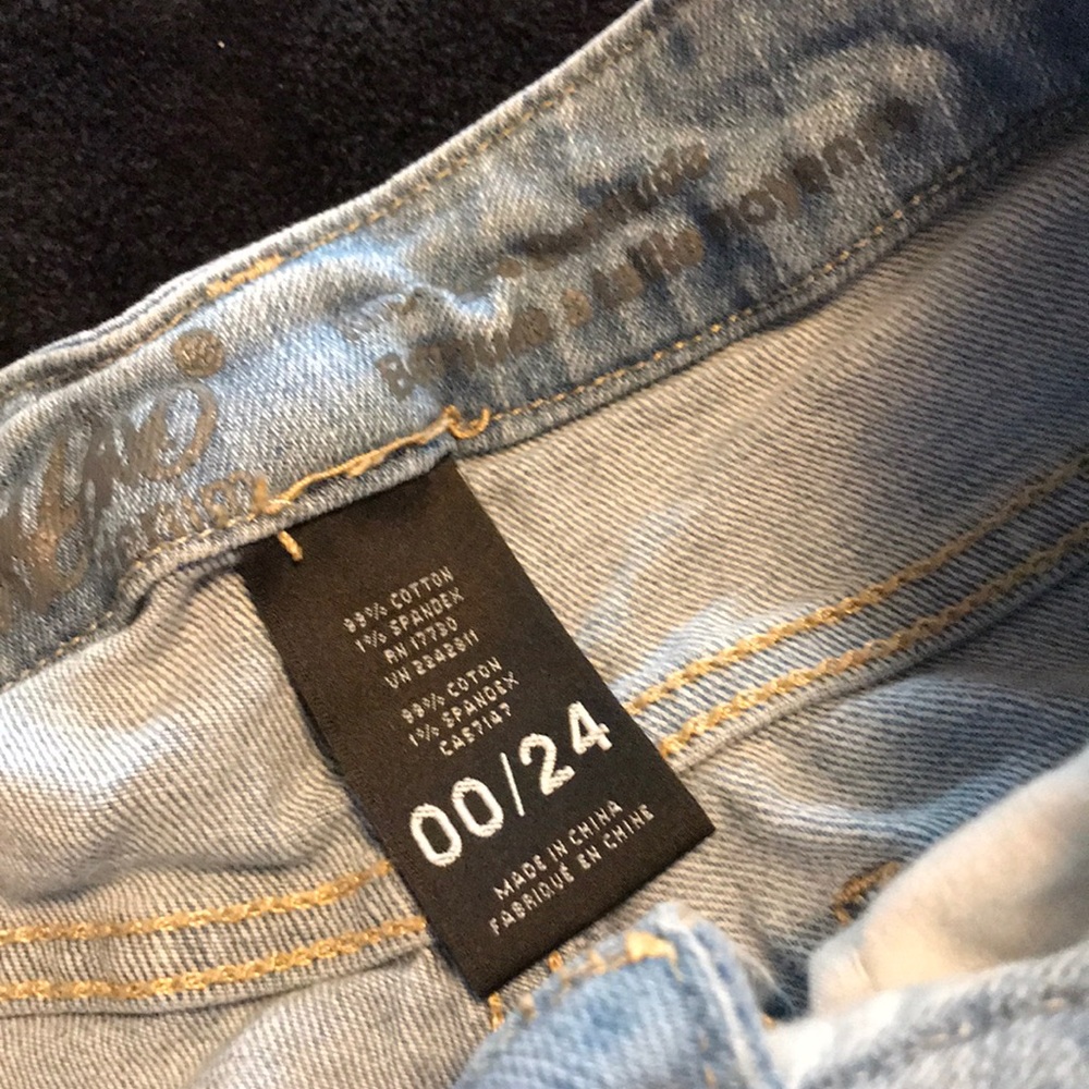 Jean Capris - Picture 2 of 3